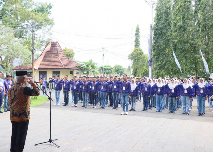 Wakil Wali Kota Lubuk Linggau H Rustam Effendi Lepas Peserta Wasbang Paskibraka 2025