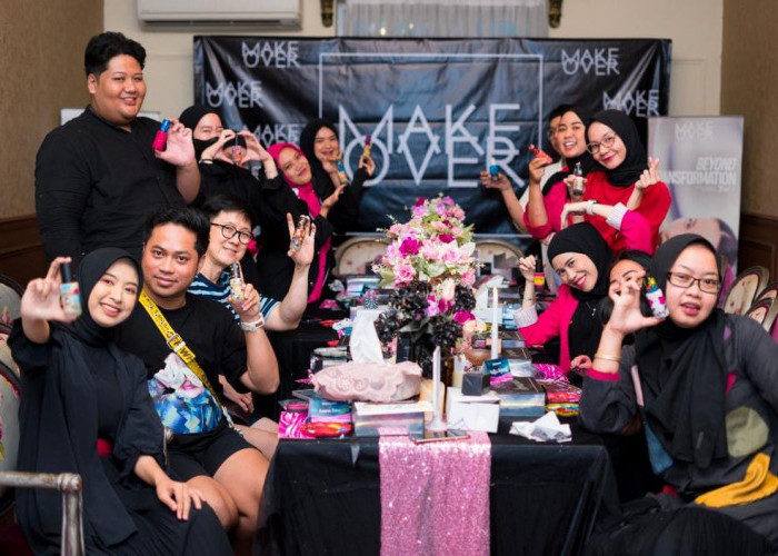 Make Over Kampanyekan Beauty Beyond Rules ke MUA di Palembang