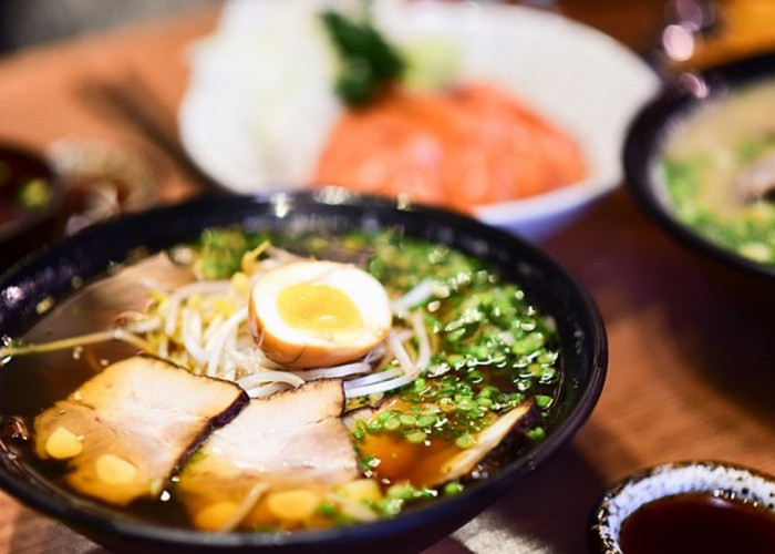 MAKAN PUAS! Soto Mie Murah di Bogor Cuma Rp10 Ribuan, Enak Banget!