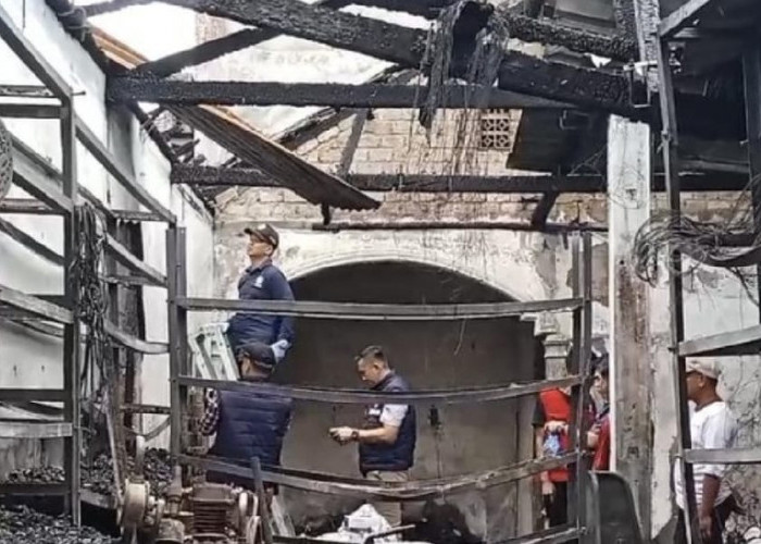 NAHAS! Bangkel-Konter HP Terbakar Hebat di Palembang, 3 Orang Dilaporkan Hangus Terbakar 