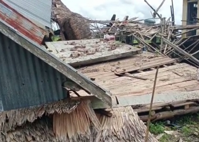 Puluhan Rumah di Ogan Ilir Terdampak Puting Beliung, Satu Rumah Ambruk