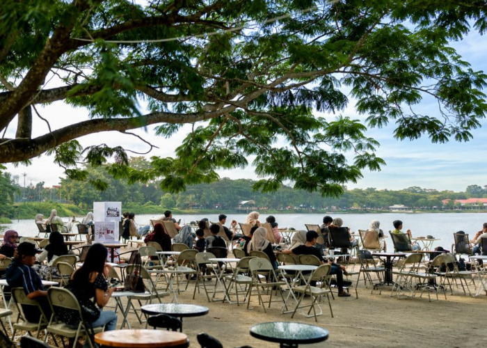 Cozy Banget! Ini Dia Kafe dengan Vibes Alam di Palembang, Ada Air Terjun yang Indah
