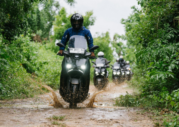 Yamaha Bagikan Tips 6 Cara Berkendara Sepeda Motor di Musim Hujan