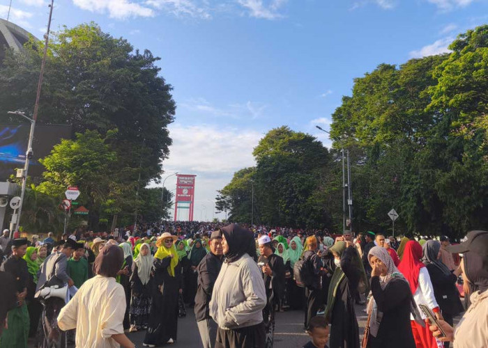 Ampera Jadi Magnet Wisata! CFD Tahap 3 Pecah, Wisatawan Banjarmasin hingga Babel Ikut Serbu Ikon Palembang
