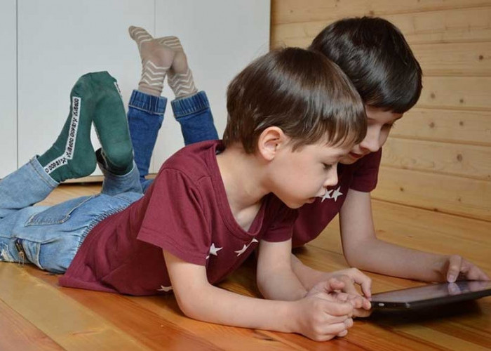 Orangtua Wajib Tahu! Ini 7 Tips agar Anak Tidak Kecanduan Gadget