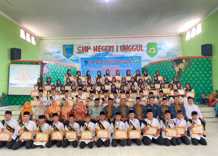 SMP Negeri 1 Unggul Lahat Selatan Wisuda 67 Tahfidz, Soal Hafalan Al Qur'an Boleh Diuji 