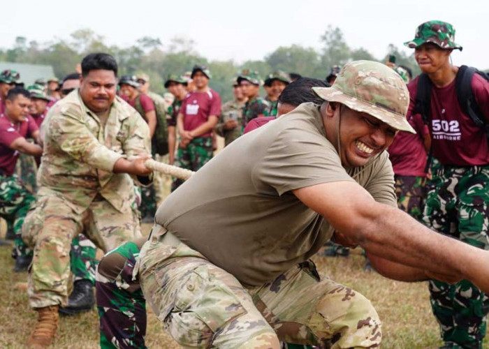 Prajurit US Army Ikut Lomba Tradisional Bareng TNI AD di Puslatpur Kodiklatad Rayakan HUT ke-81 RI