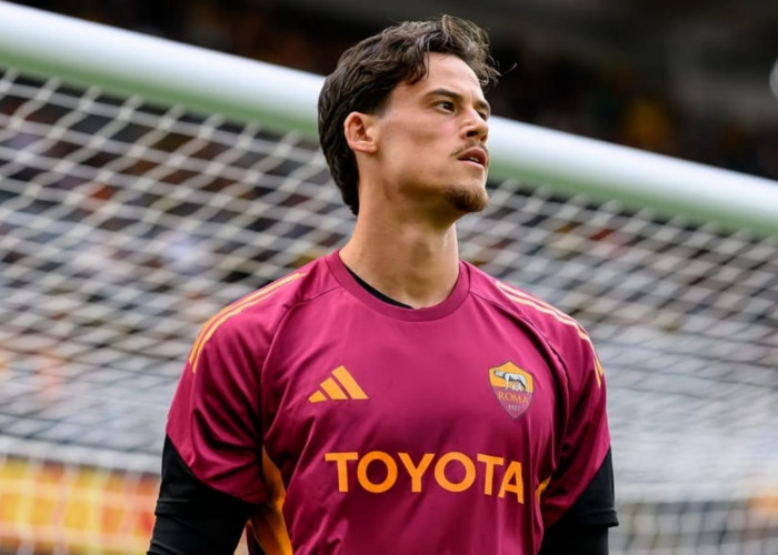 Bagaimanapun Caranya Roma Berusaha Mempertahankan Mile Svilar