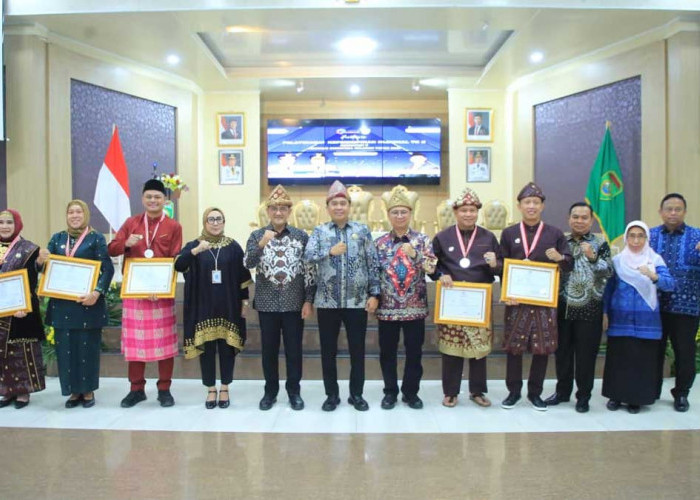 Raih Predikat Peserta Terbaik PKN Tk II Angkatan V:: Sekda Edward Candra Apresiasi Kelulusan ASN Berprestasi
