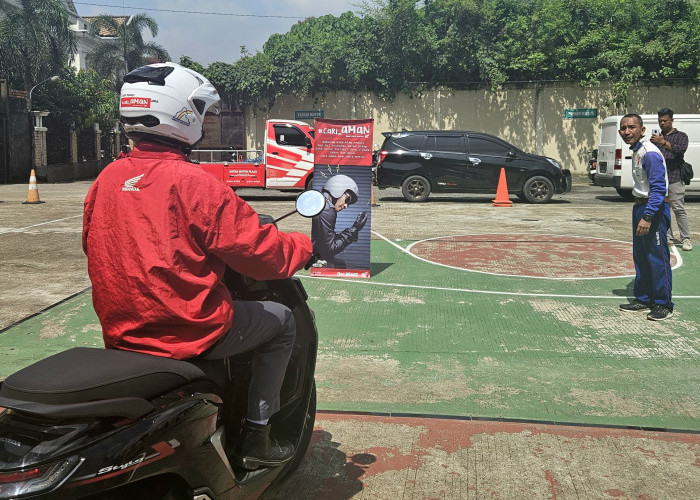 Rangkaian ESG Mission, Astra Motor Sumsel Gelar Safety Riding Fomo di SMA Adabiyah Palembang