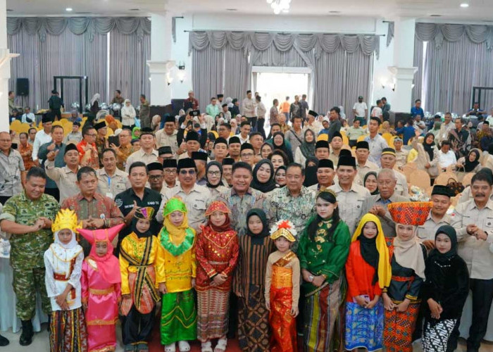 Resmi Dikukuhkan: Gubernur Herman Deru Berharap FEK Jadi Benteng Budaya dan Perekat 72 Suku di Sumsel