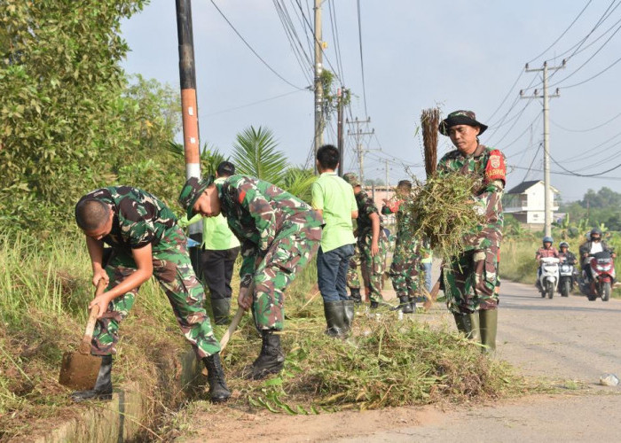 Jelang HUT Ke-77 TNI, Kodam II/Swj Bersihkan Tempat Ibadah Secara Serentak