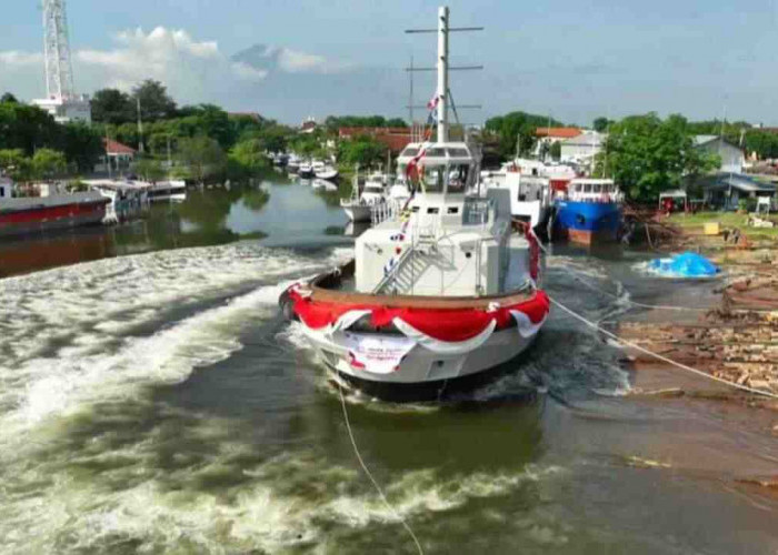 Harbour Tug Buatan Indonesia Siap Bantu Manuver Kapal Perang, Ini Spek Garangnya!