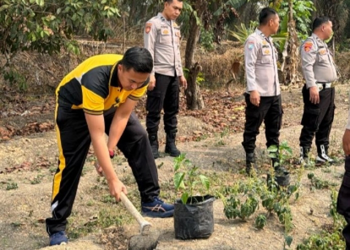 Bukan Cuma Jaga Kamtibmas, Polsek Batanghari Leko Turut Peduli Lingkungan