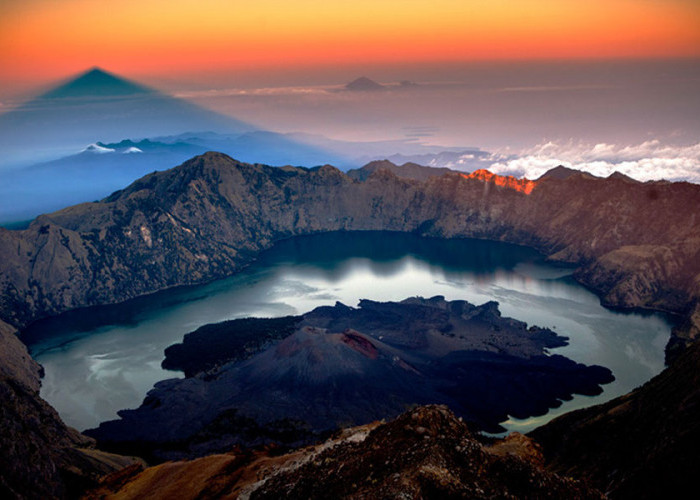 Bikin Merinding, Ini 5 Kisah Mistis Gunung Rinjani yang Terkenal di Lombok, Tempat Berkumpulnya Bangsa JIN!