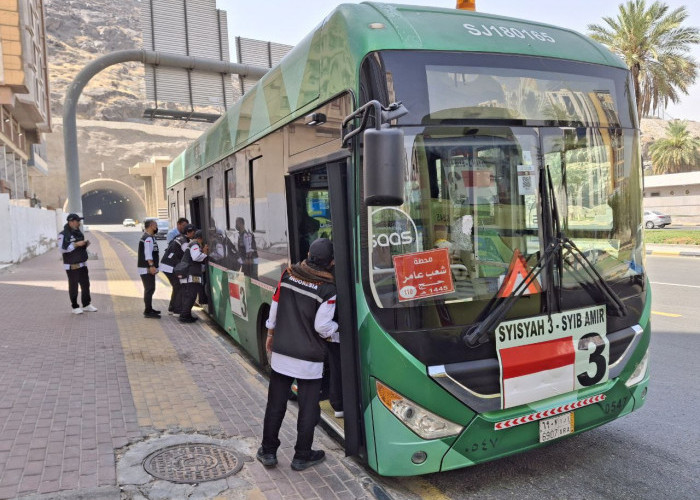 Bus Shalawat Kembali Beroperasi Melayani Jemaah Haji Indonesia yang Telah Tiba di Makkah