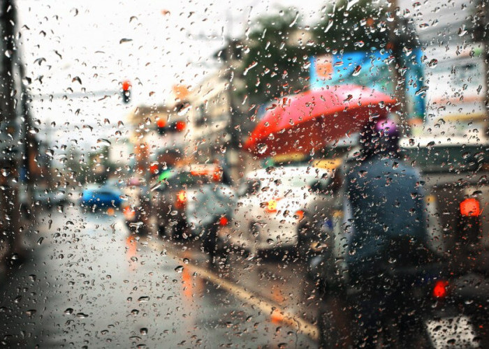 Waspada, Hujan Lebat Disertai Petir dan Angin Kencang Masih Melanda Wilayah Sumsel Hari Ini 26 April 2024 