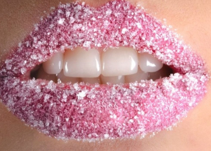 5 Cara Memerahkan Bibir Secara Alami, Nomor 5 Manis Banget