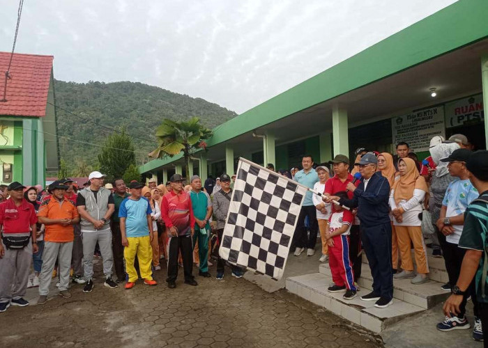 Waki Wali Kota Lubuk Linggau Lepas Peserta Jalan Sehat, Bagian Peringatan HAB Kemenag 2023