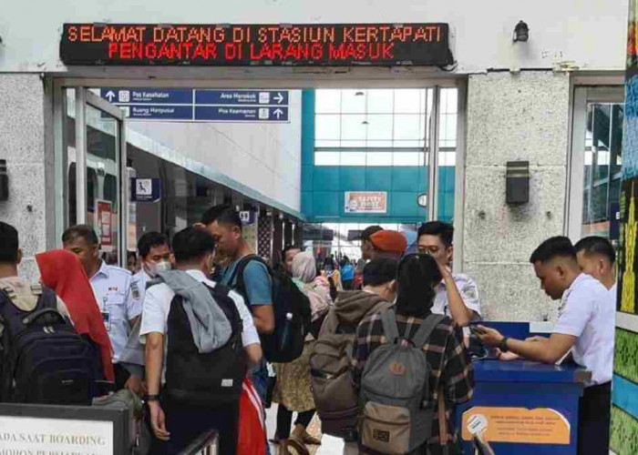 69  Ribu Pelanggan Gunakan KA, KAI Divre III: Angkutan Lebaran 2024 di Wilayah Palembang Meningkat 18 Persen