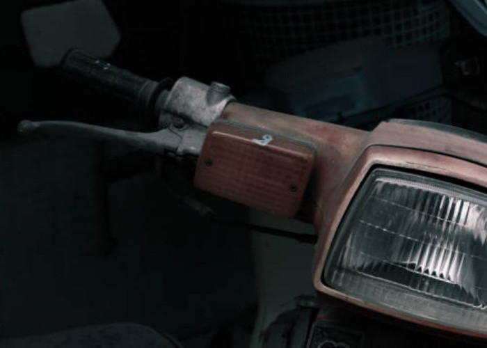 Jangan Langsung Ganti Aki! Ini 5 Penyebab Lampu Motor Bermasalah