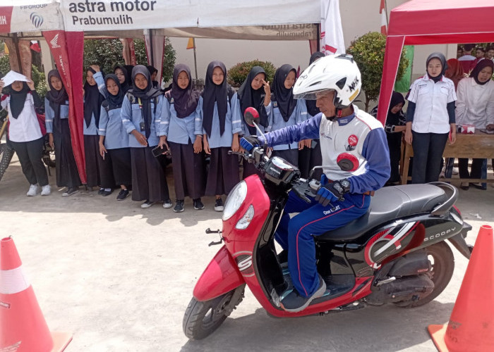 Astra Motor Sumsel Berikan Edukasi Safety Riding ke Siswa SMKN 1 Penukal PALI