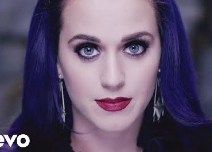 Lirik dan Terjemahan Lagu 'Wide Awake' yang Dipopulerkan oleh Katy Perry