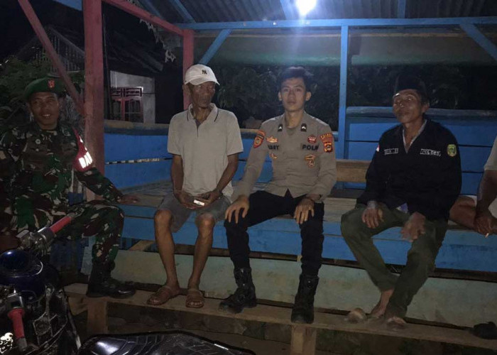 Antisipasi Gerak-Gerik Mencurigakan: Babinsa Pendopo Ingatkan Petugas Ronda Segera Lapor Jika Ada Bahaya