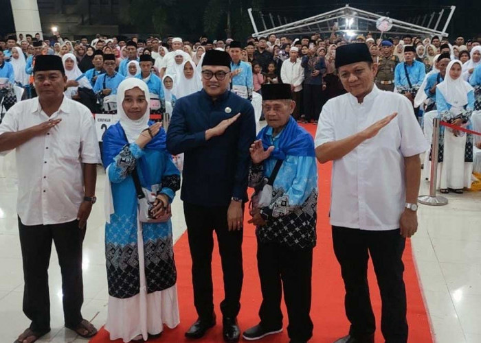 Pesan Tegas Bupati Enos untuk 124 Jamaah Haji Kloter 3: Disiplin di Arab Saudi dan Jangan Kurang Istirahat
