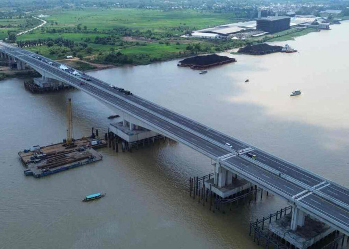 HKA Tuntaskan Hotmix Jembatan Musi, Proyek Tol Palembang-Betung Makin Terhubung