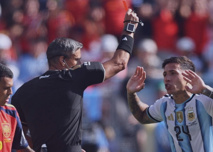 Rekor Piala Dunia Tercipta, Argentina Mencetak Sejarah Paling Memalukan dengan Kartu Merah Fernandez