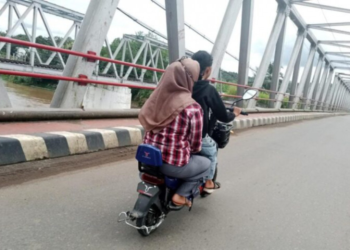 Sepeda Listrik di Empat Lawang Kian Marak, Pengendara Motor Terusik