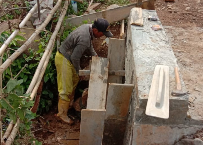 Warga Desa Pagarbatu Selesaikan Bangun Sayap Plat duiker Titik Dua
