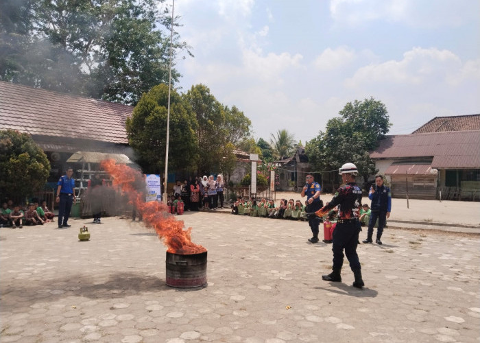 Medco E&P dan Damkar PALI Bekali Siswa SDN 33 Ibul Ilmu Hadapi Bahaya Api
