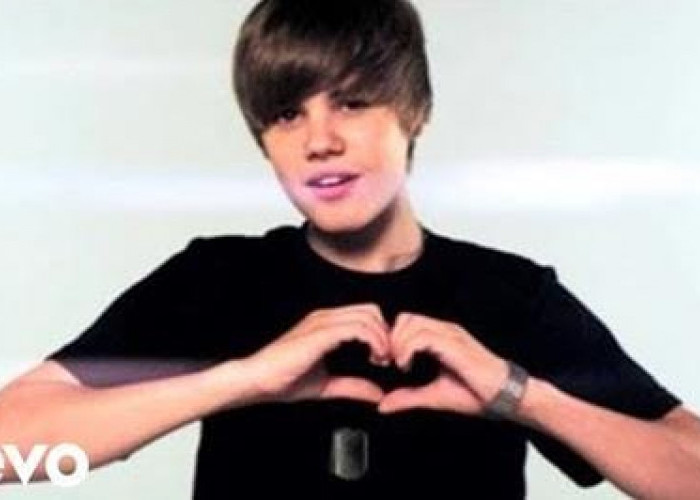 Cinta Luar Biasa! Ini Lirik Lagu 'Love Me' Milik Justin Bieber