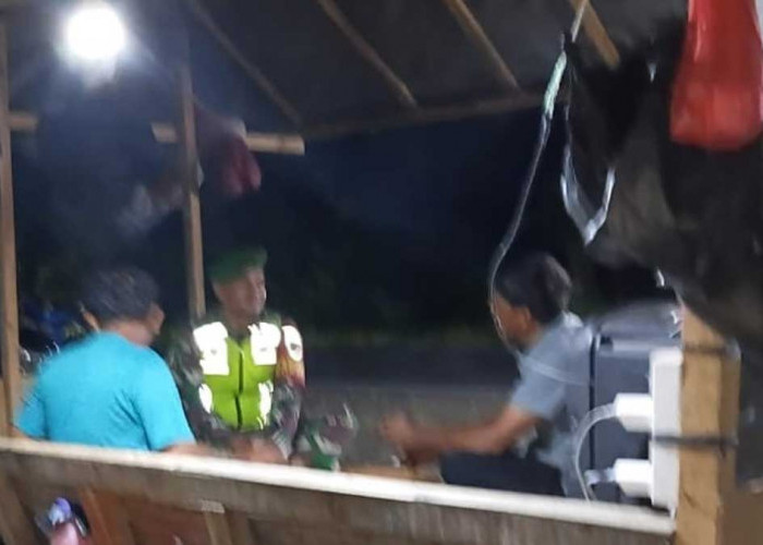 Waspada Jalur Lintas! Babinsa dan Warga Batu Niding Lahat Siapkan Strategi Khusus Tangkal Aksi Kejahatan