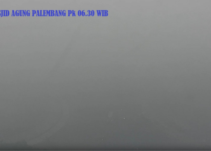 Kabut Asap Selimuti Palembang, Ampera hingga Stasiun LRT Masjid Agung Hilang dari Pandangan!