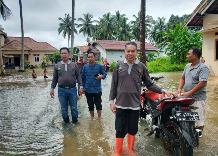 Sungai Kelekar Meluap Rendam Puluhan Rumah Warga di Kota Prabumulih