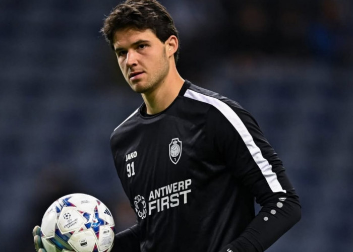 Manchester United Akan Merekrut Kiper Royal Antwerp Pengganti Andre Onana