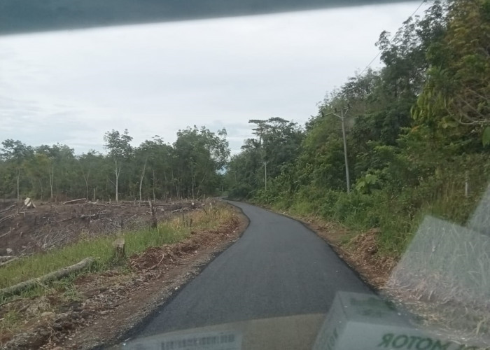  Jalan Menuju Tiga Desa di Gumay Ulu Kini Sudah Diaspal Hitam