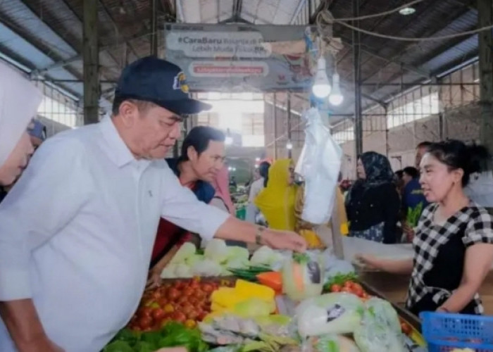 Dorong Ekonomi Rakyat, Bupati Muba Ajak Masyarakat Belanja di Pasar Tradisional