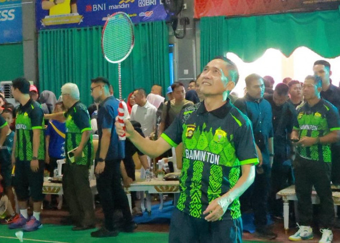 TAK DISANGKA! Ratu Dewa Jago Main Bulu Tangkis di Kejuaraan Badminton Kapolda Sumsel Cup VI 2026