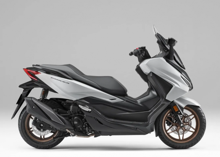 Honda Forza Tampil Semakin Berkelas dengan Panel Meter TFT Baru dan Warna Eksklusif