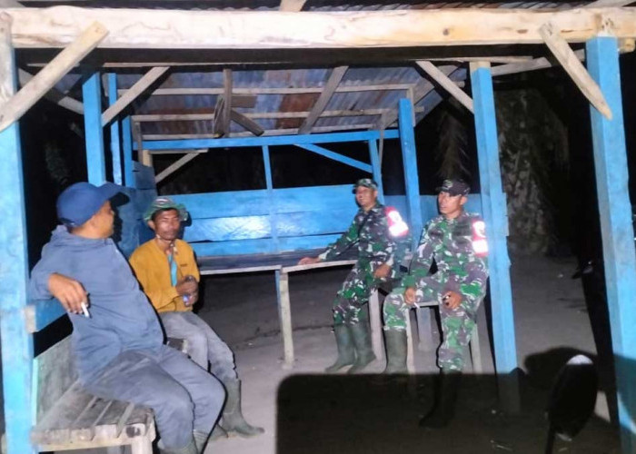 Waspada Malam Hari, Strategi Baru Babinsa Ulu Musi Ini Jadi Sorotan Warga