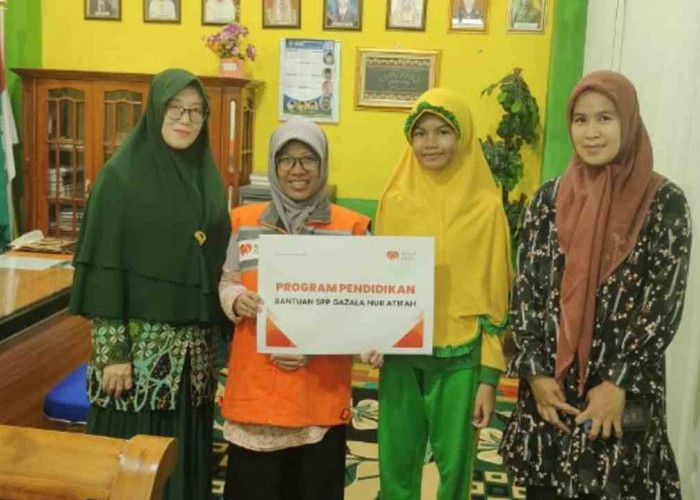 Salurkan Bantuan Ini, Rumah Zakat Bahagiakan Anak Yatim Penghafal Quran di Palembang