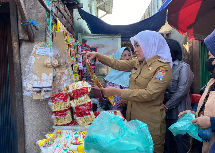 Sidak Pasar 26 Ilir, Wawako Palembang Imbau Tak Konsumsi Jamu Kemasan Ini 
