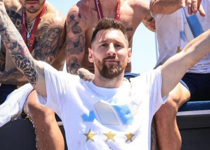 Lionel Messi Lanjut dengan PSG, Fans Barca Hancurkan Mural 'La Pulga' 