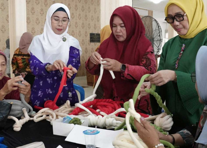 Buka Pelatihan Kerajinan Tangan Chunky Bag: Lidyawati Cik Ujang Dorong Perempuan Sumsel Mandiri Secara Ekonomi