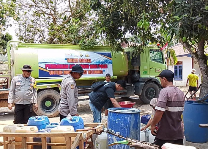 PT HKI Gerak Cepat Bantu Warga, 28 Ribu Liter Air Bersih Disalurkan ke Tiga Desa di Muba