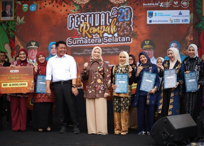 Wali Kota dan Ketua TP PKK Kota Lubuk Linggau Hadiri Festival Rempah Sumatera Selatan 2025